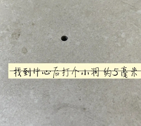 隰县瓷砖空鼓维修公司专业解答在瓷砖铺贴过程中，如果砂料搅拌不均匀，将会带来以下问题
